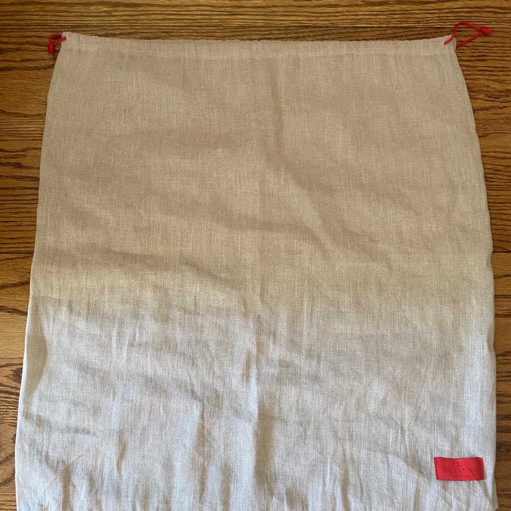 Valentino Garavani linen dust bag New